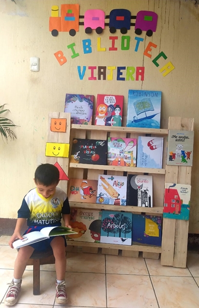 Biblioteca itinerante per bambini durante l'epidemia di COVID-19, Guatemala